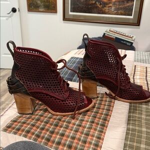 Freebird Benni Heeled Boots in wine